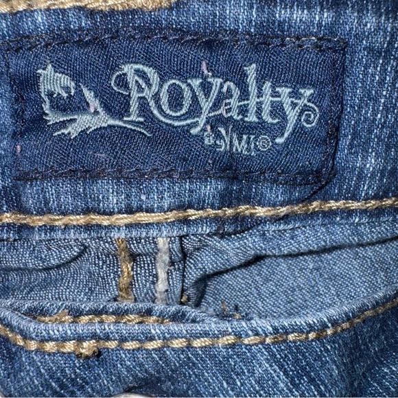 YMI Royalty Women’s Bermuda Shorts SZ 8 Blue Faded Embroidered Pockets Low Rise - Picture 6 of 9